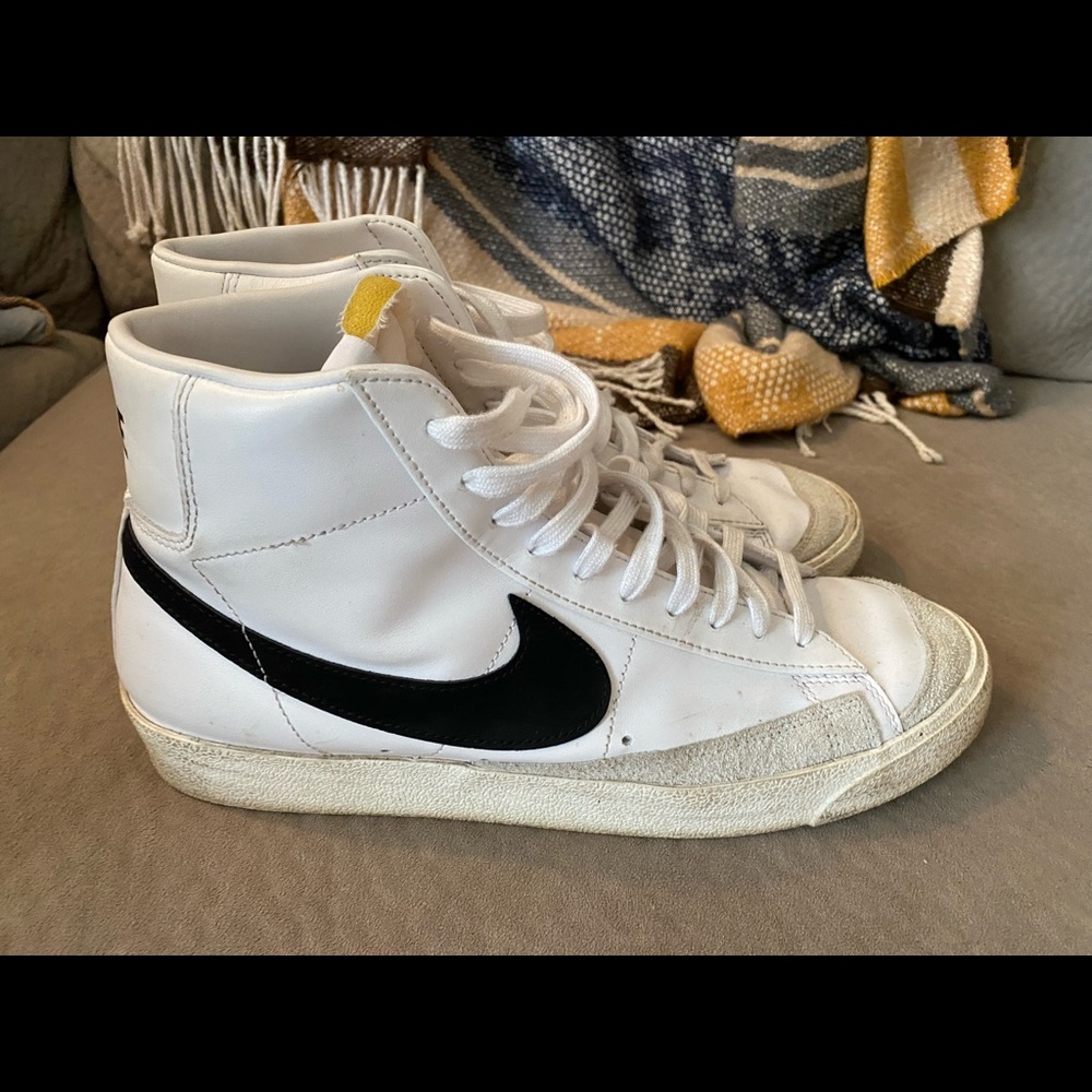 Nike Men’s Blazer Mid ‘77 Vintage Shoes